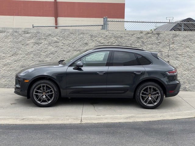 2025 Porsche Macan S photo 2