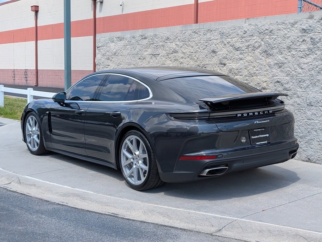 2024 Porsche Panamera 4 photo 2
