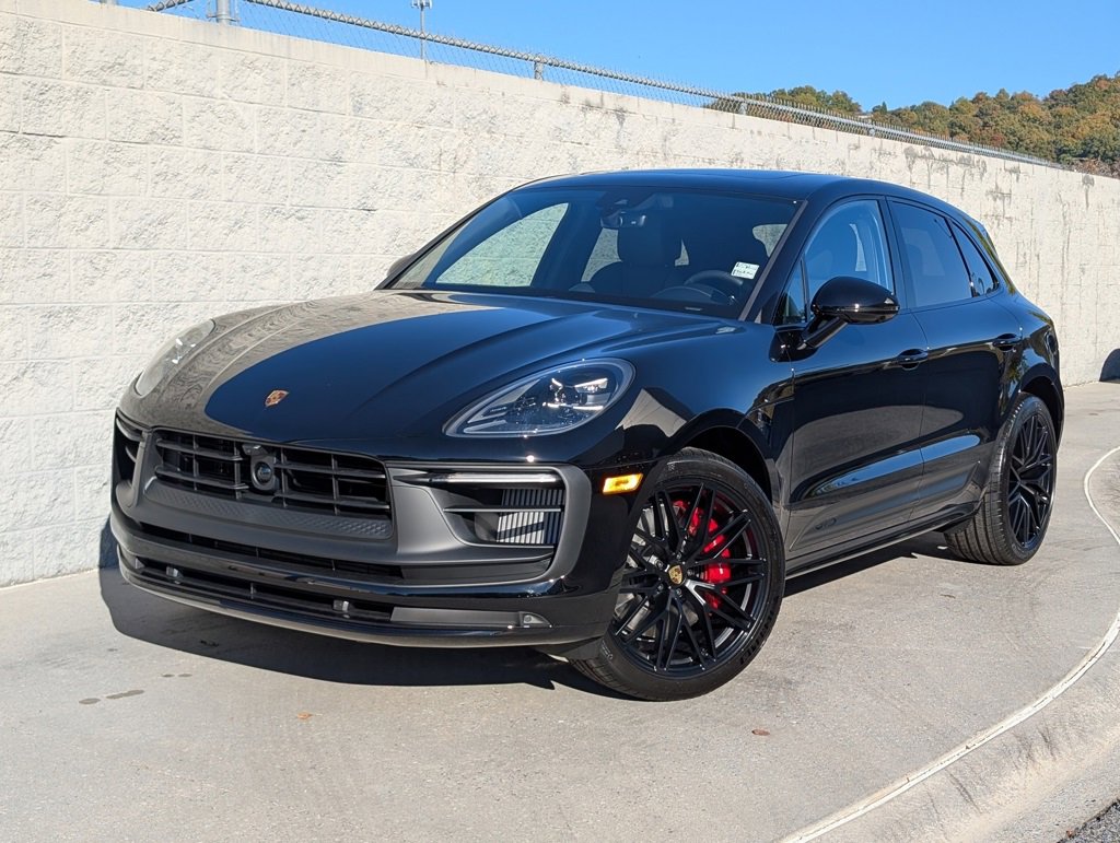2026 Porsche Macan SUV 