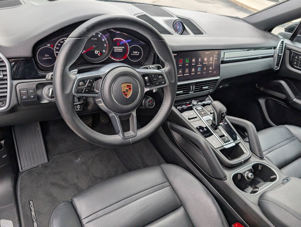 2023 Porsche Cayenne Coupe Platinum Edition photo 3