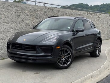 2025 Porsche Macan SUV