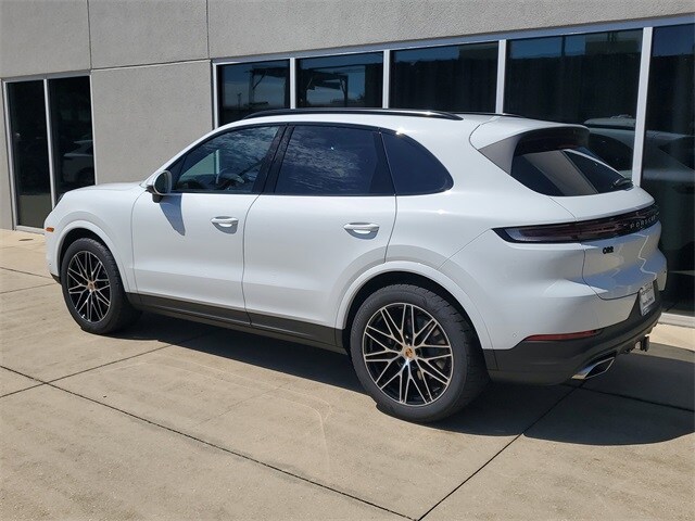 2026 Porsche Cayenne photo 3