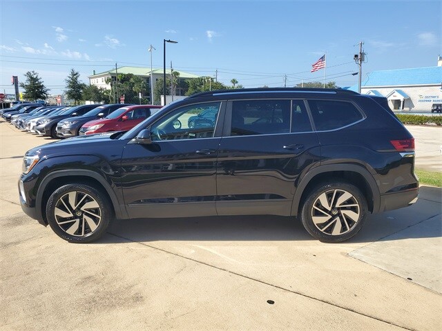 2024 Volkswagen Atlas SE Technology photo 2