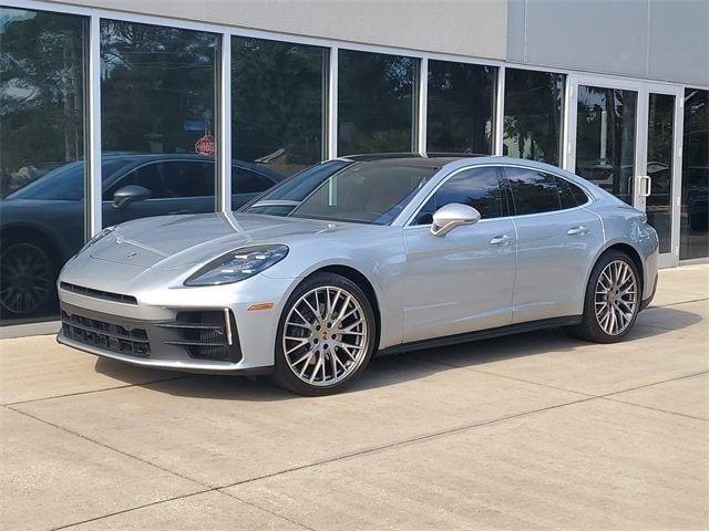2024 Porsche Panamera Base's photo