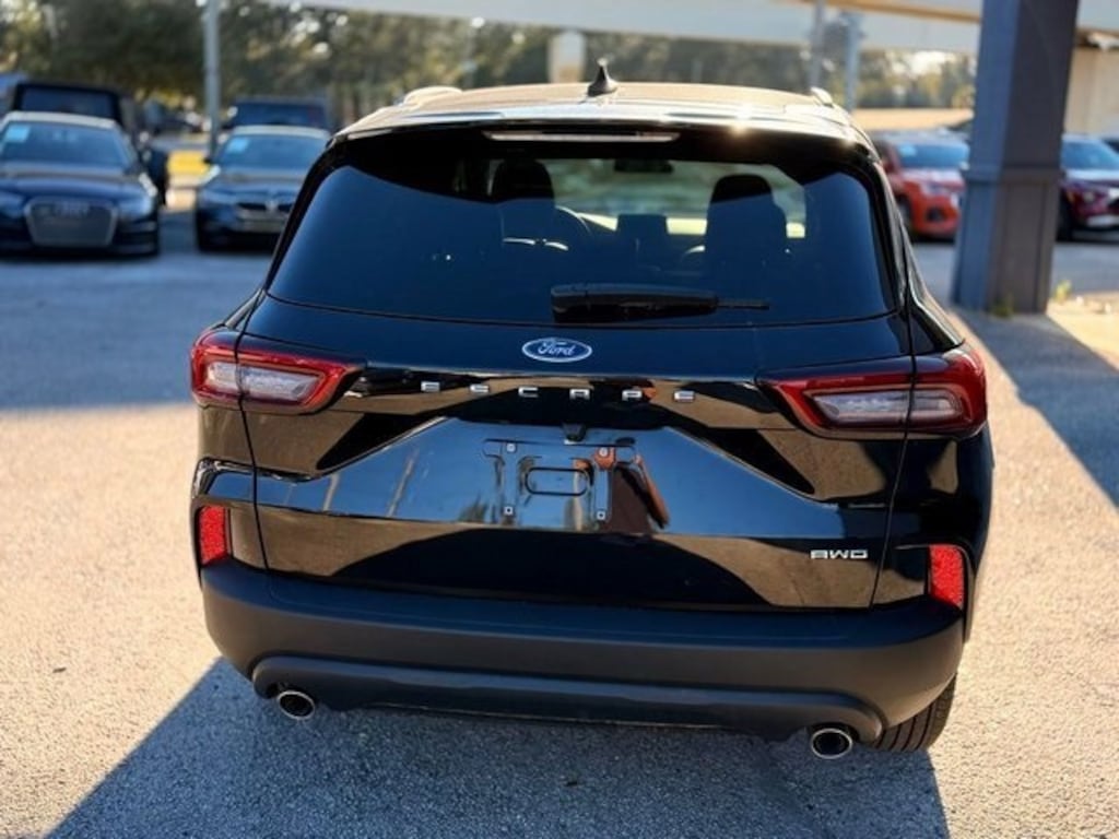 Used 2025 Ford Escape ST-Line Select SUV