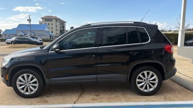Used 2011 Volkswagen Tiguan SE with VIN WVGAV7AX5BW522550 for sale in Destin, FL