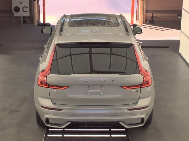 2025 Volvo XC60 B5 Plus photo 2