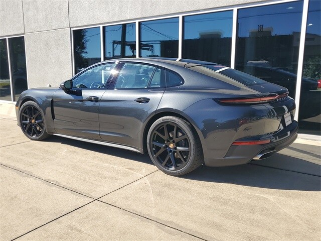 2026 Porsche Panamera 4 photo 2