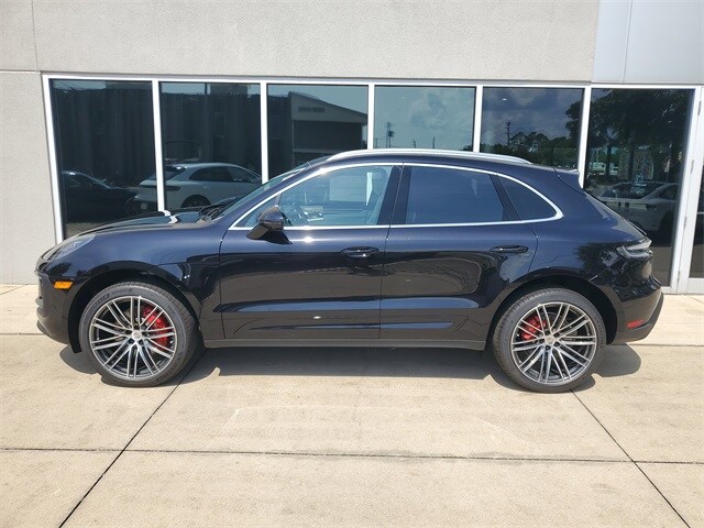 2025 Porsche Macan S photo 2