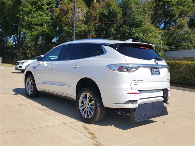 2024 Buick Enclave Avenir photo 2