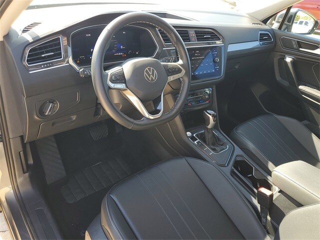 2024 Volkswagen Tiguan SE Wolfsburg Edition photo 4