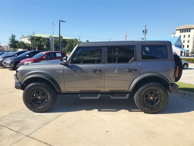 2023 Ford Bronco Wildtrak photo 2