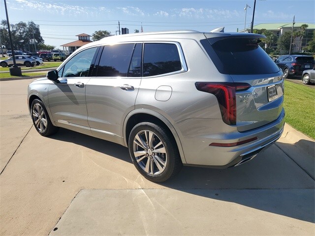 2025 Cadillac XT6 Premium Luxury photo 3