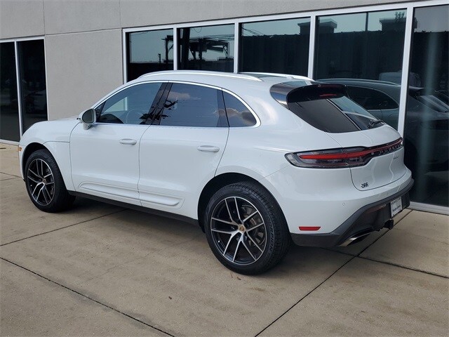 2024 Porsche Macan photo 3