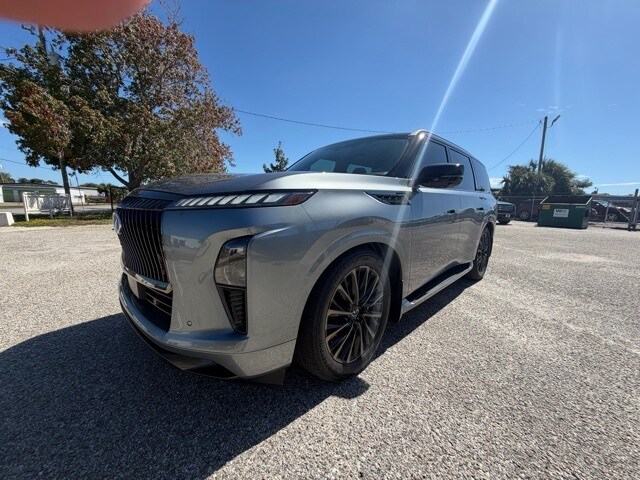 2025 Infiniti QX80 photo 2