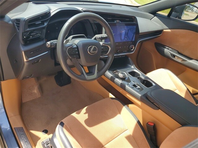 2023 Lexus RZ 450e Luxury photo 4