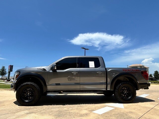 2024 Ford F-150 Raptor photo 2