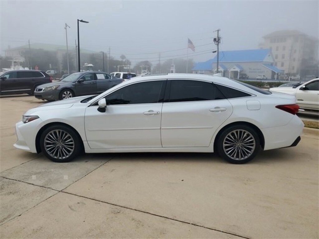 Used 2022 Toyota Avalon Limited Sedan