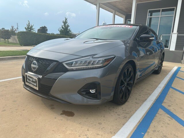 2023 Nissan Maxima SR photo 2