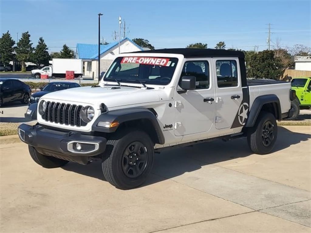 Used 2024 Jeep Gladiator Sport Truck Crew Cab