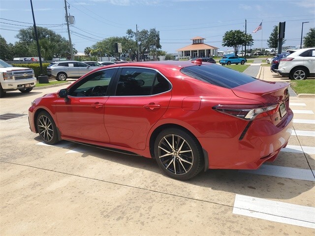 2022 Toyota Camry SE photo 3
