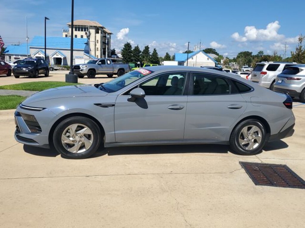 Used 2025 Hyundai Sonata SE Sedan