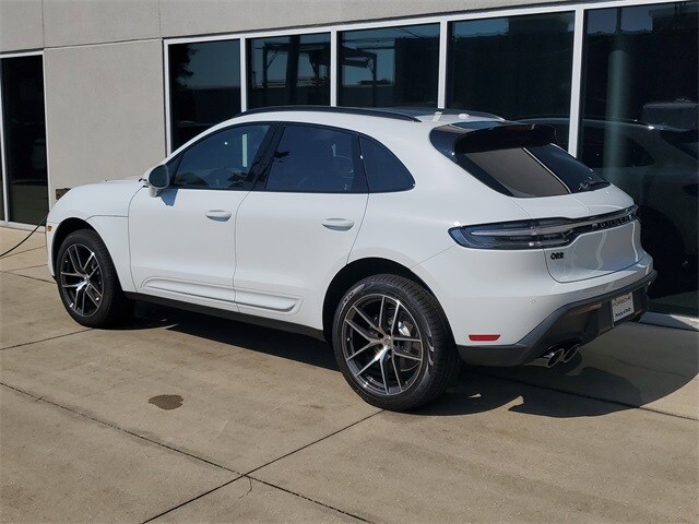 2026 Porsche Macan T photo 3