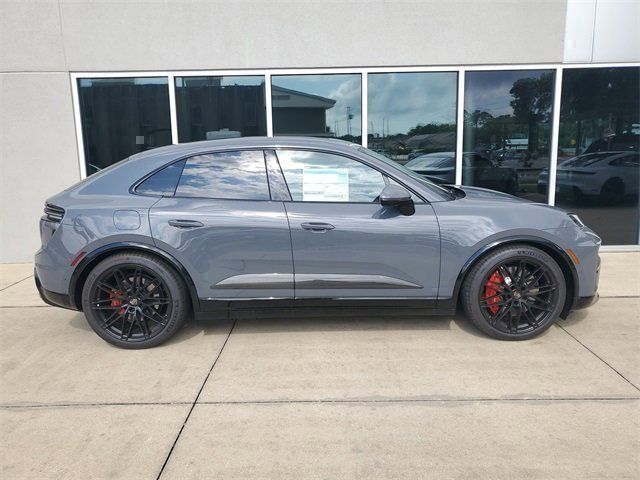 2025 Porsche Macan Turbo Electric - Photo 8