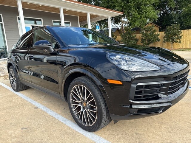 2020 Porsche Cayenne Coupe photo 2