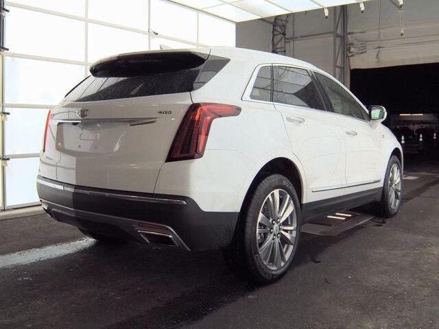 2025 Cadillac XT5 Premium Luxury photo 2