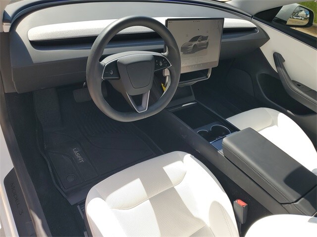 2024 Tesla Model 3 photo 4