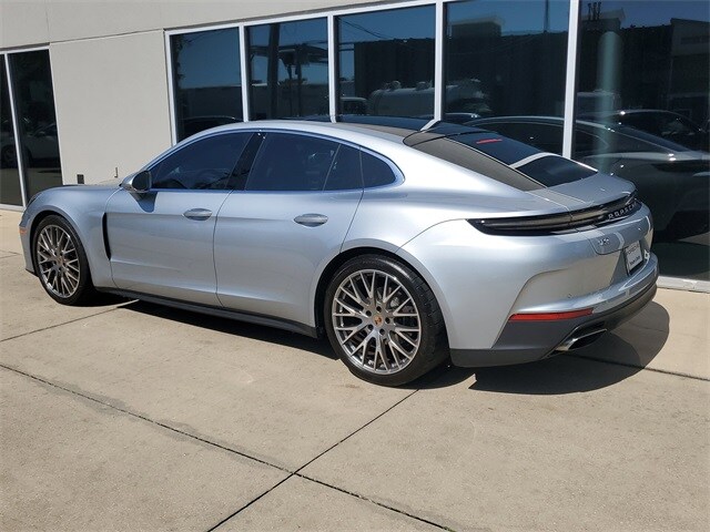 2024 Porsche Panamera 4 photo 3