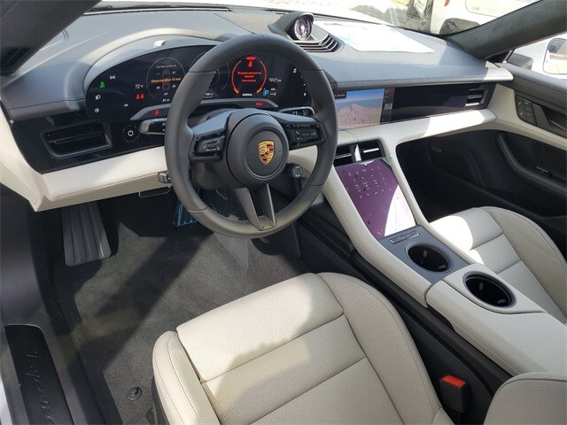 2024 Porsche Taycan GTS photo 4