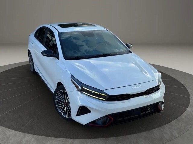 2023 Kia Forte GT photo 3