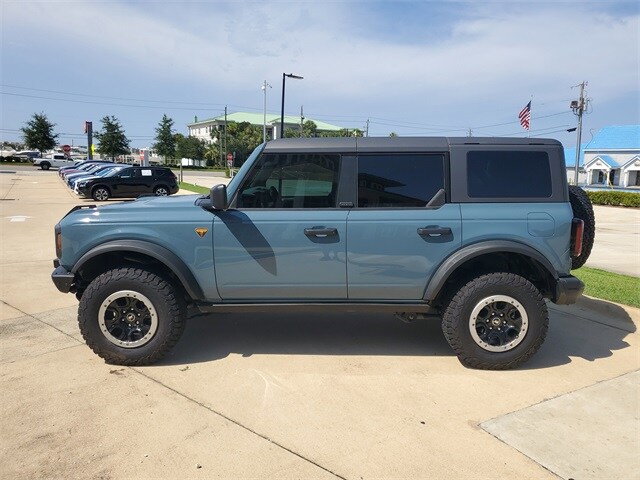 2022 Ford Bronco Badlands photo 2