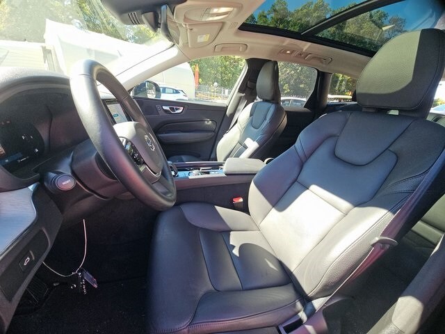 2025 Volvo XC60 B5 Plus photo 3