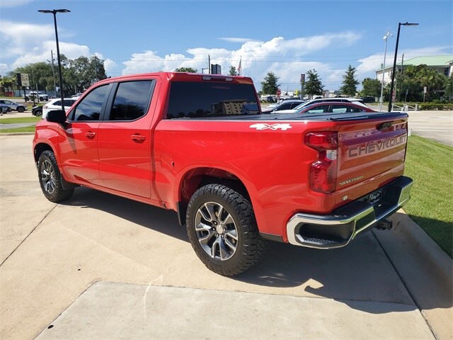 2024 Chevrolet Silverado 1500 LT photo 3