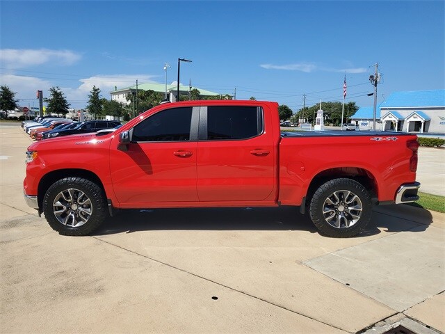 2024 Chevrolet Silverado 1500 LT photo 2