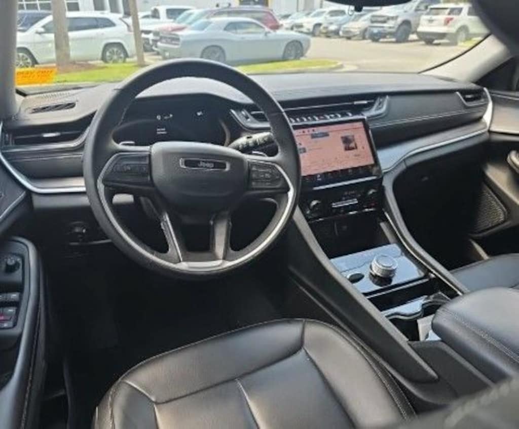 Used 2023 Jeep Grand Cherokee Limited SUV