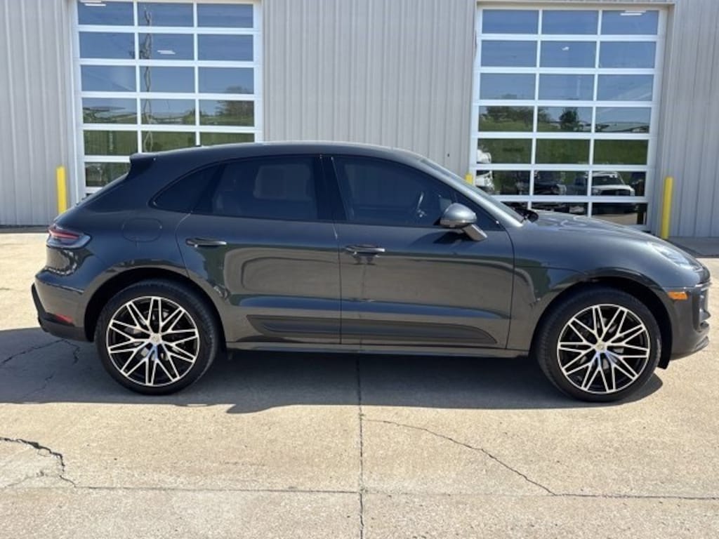 Used 2024 Porsche Macan T SUV