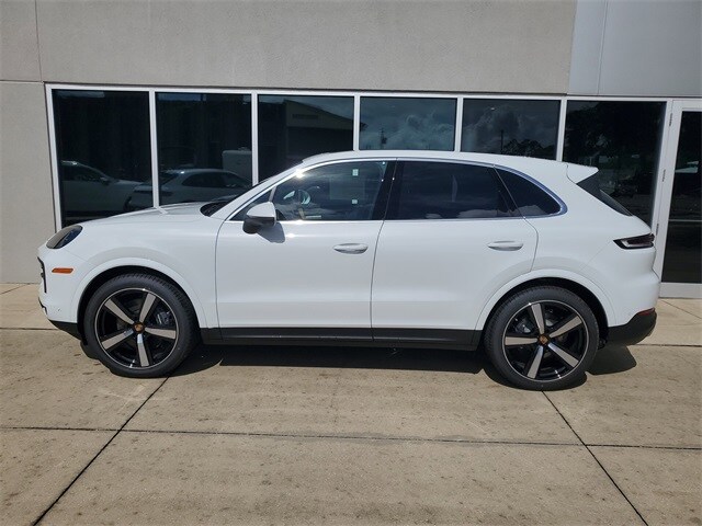 2026 Porsche Cayenne photo 2