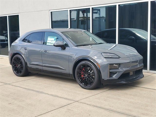 2025 Porsche Macan Turbo Electric - Photo 7