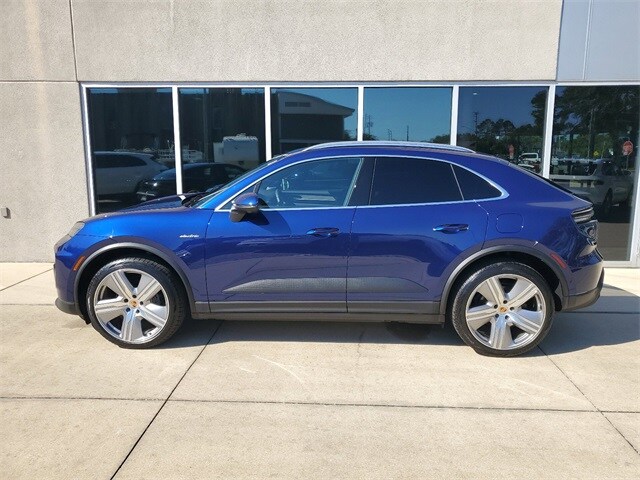 2024 Porsche Macan Electric 4 photo 2