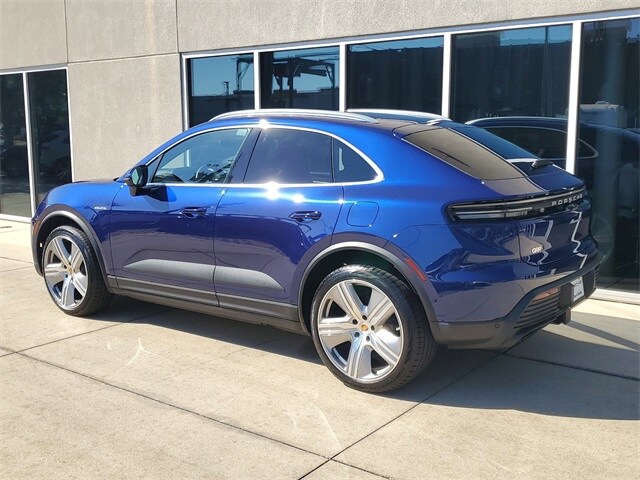 2024 Porsche Macan Electric 4 photo 3