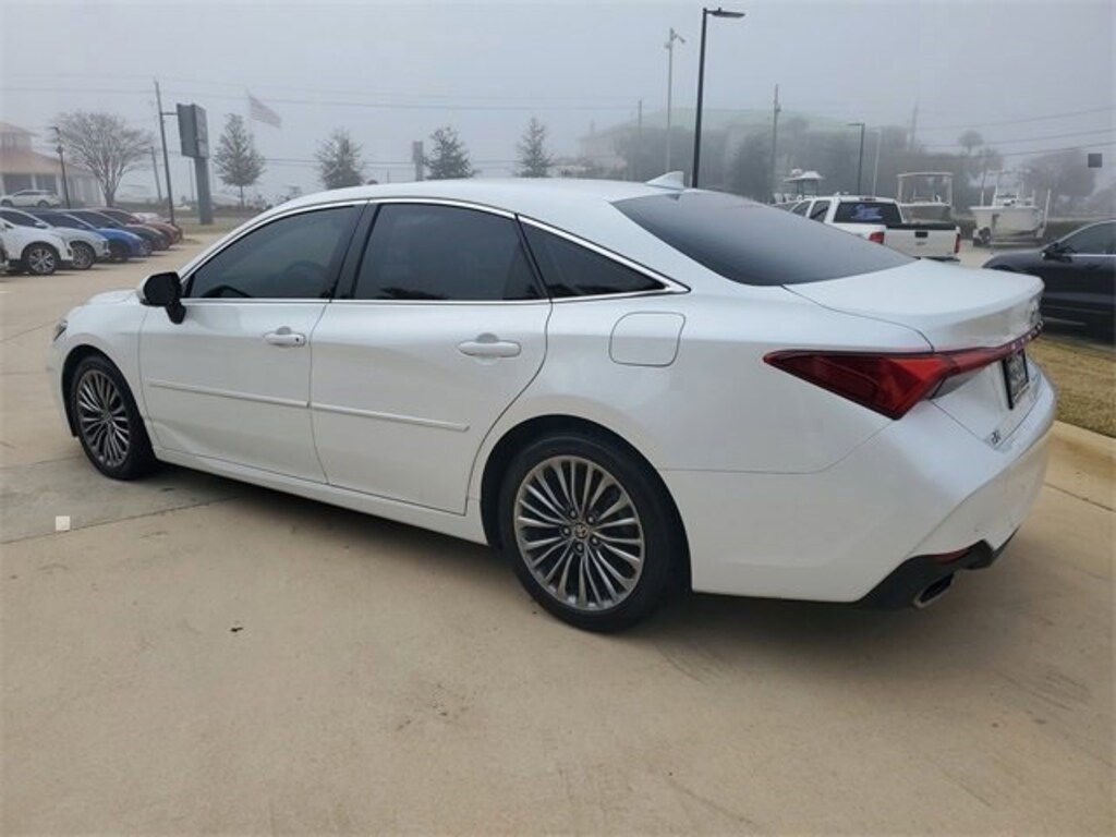 Used 2022 Toyota Avalon Limited Sedan