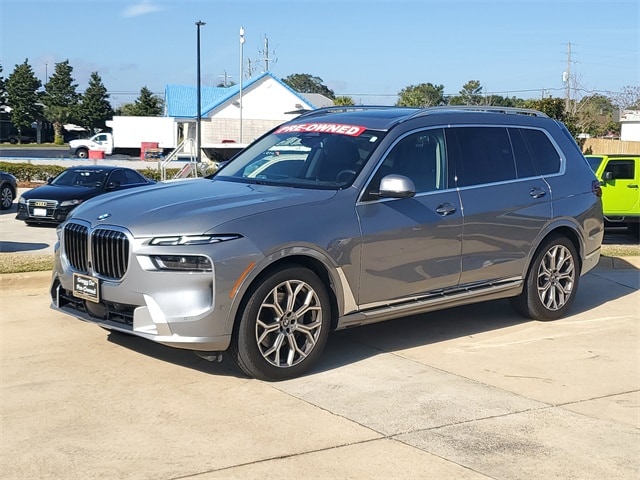 2025 BMW X7 40i's photo