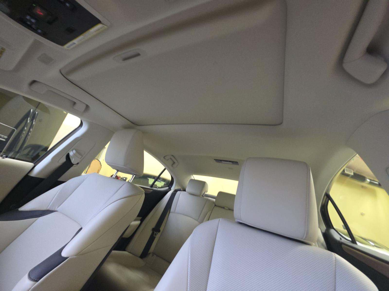 Used 2024 Lexus ES 350 Sedan