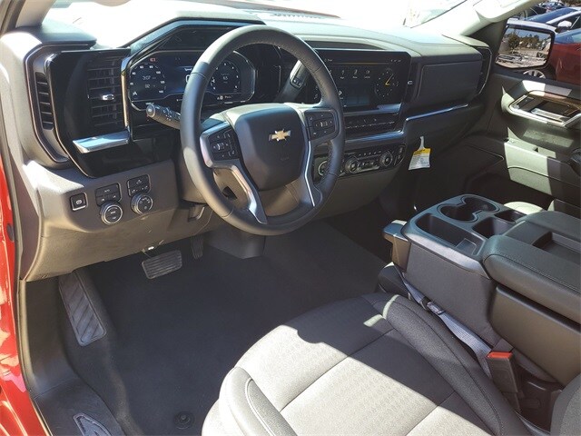 2024 Chevrolet Silverado 1500 LT photo 4