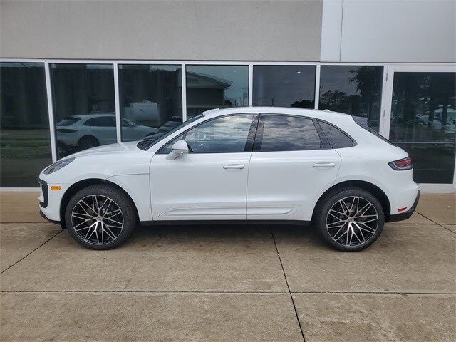 2025 Porsche Macan S photo 2