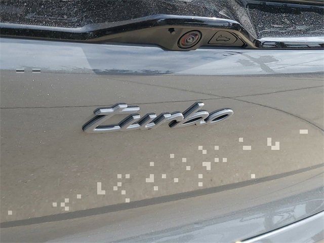 2025 Porsche Macan Turbo Electric - Photo 39